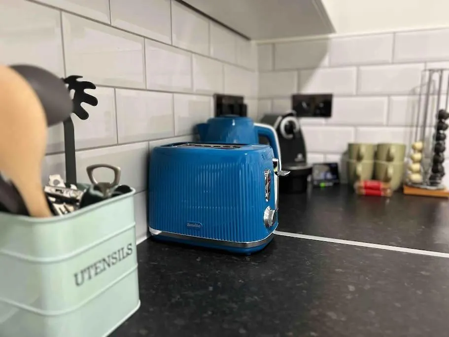 London Flat Next To Central Line Underground Station Apartment United Kingdom