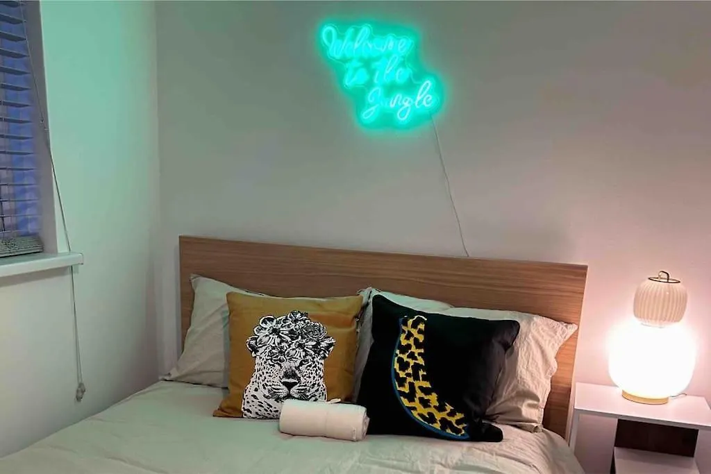 London Flat Next To Central Line Underground Station Apartment