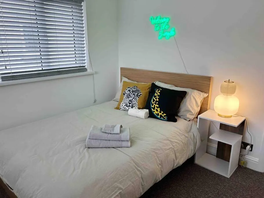 London Flat Next To Central Line Underground Station Apartment United Kingdom