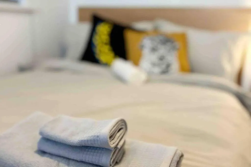 London Flat Next To Central Line Underground Station Apartment