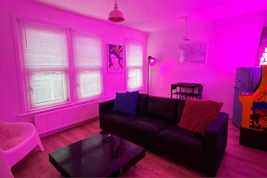 London Flat Next To Central Line Underground Station Apartment United Kingdom