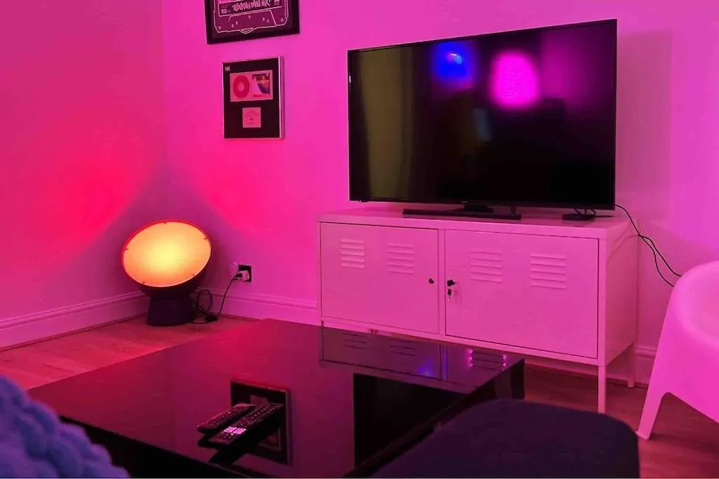 London Flat Next To Central Line Underground Station Apartment United Kingdom